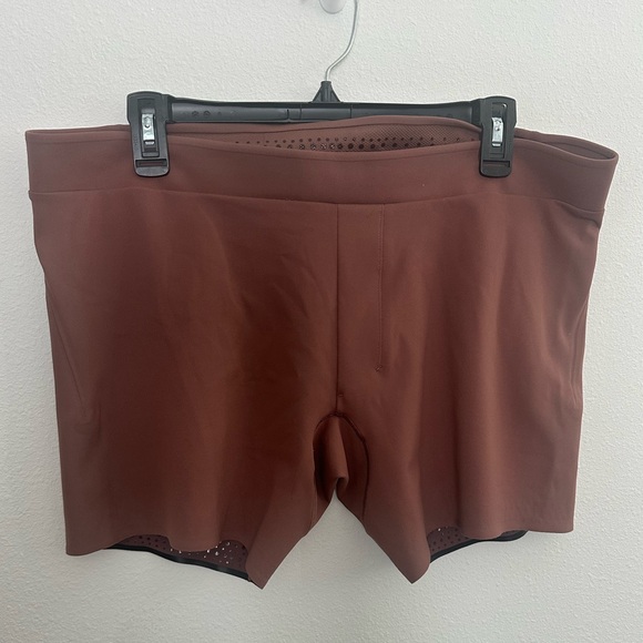 HOT NWT Lululemon Men's Everlux Yoga Short